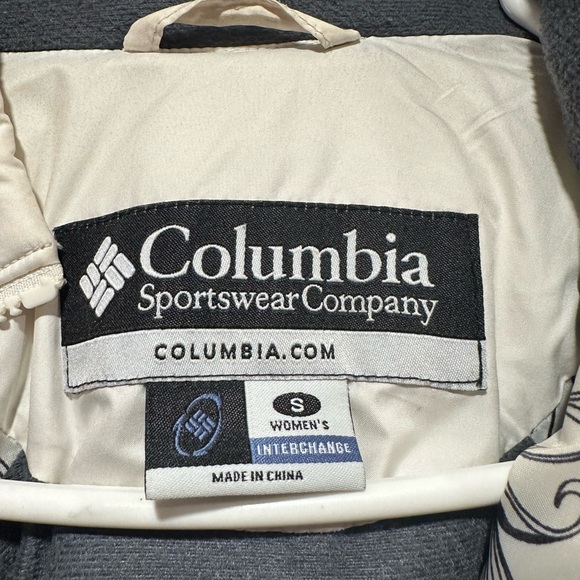 Women’s Size Small Columbia Jacket - Picture 4 of 4